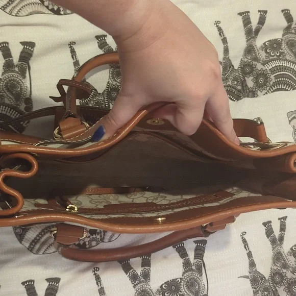 Michael Kors Hamilton Mono Red Stripe Canvas Leather Tote Large Lock Chain - Picture 9 of 10